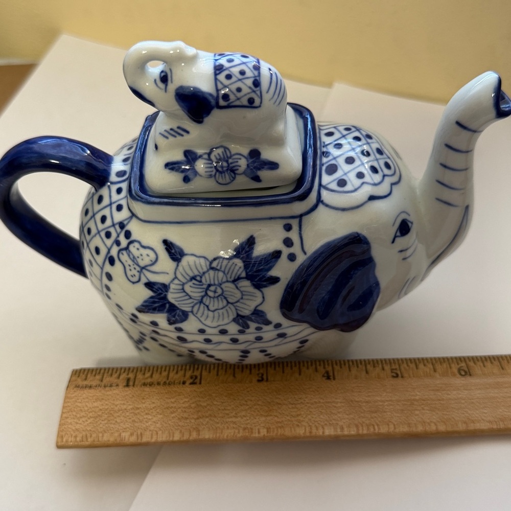 Bombay Elephant Tea Pot - Picture 7 of 9